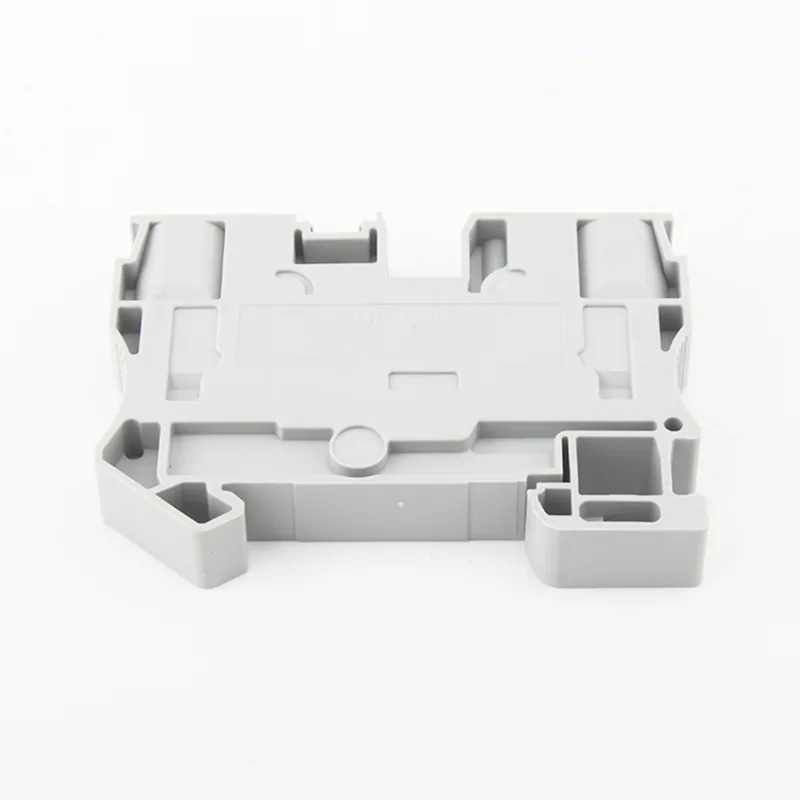 يتم تغذية PT 10 من خلال كتلة محطة السكك الحديدية Din